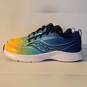 Saucony Kinvara 13 Boys 5 NWT